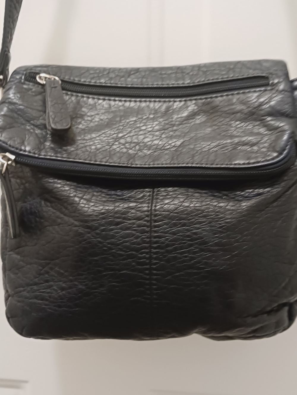 St John's Bay Black  Crossbody Bag - Sleek Everyday Carry